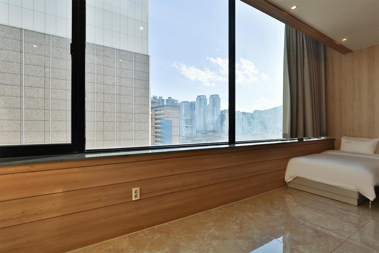 Seomyeon Ib Hotel Busan Exterior foto